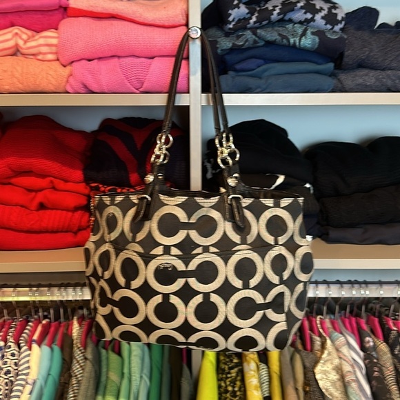 Coach black and gray monogram shoulder bag - Picture 5 of 9